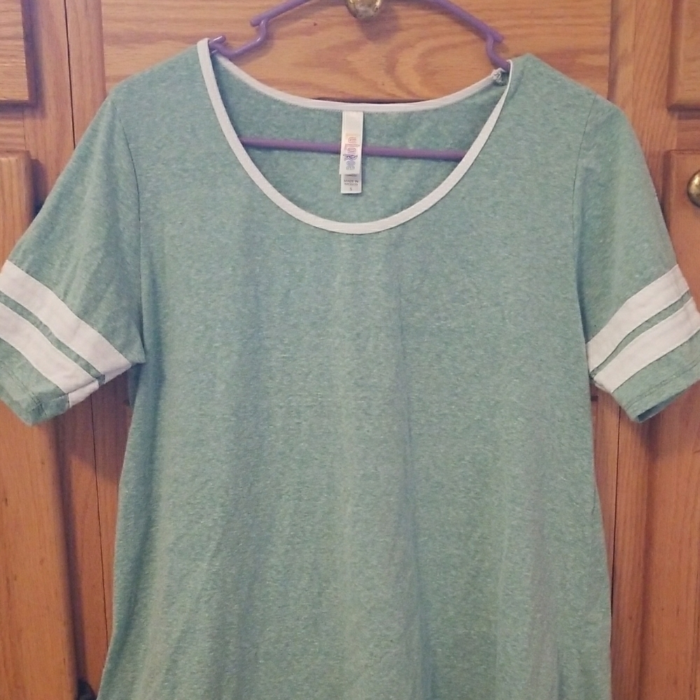 💎Green with white arm band tshirt